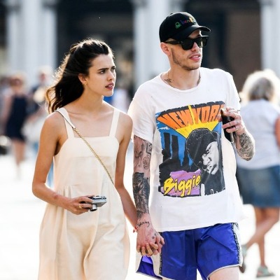 Margaret Qualley and comedian Pete Davidson were photographed holding hands. 